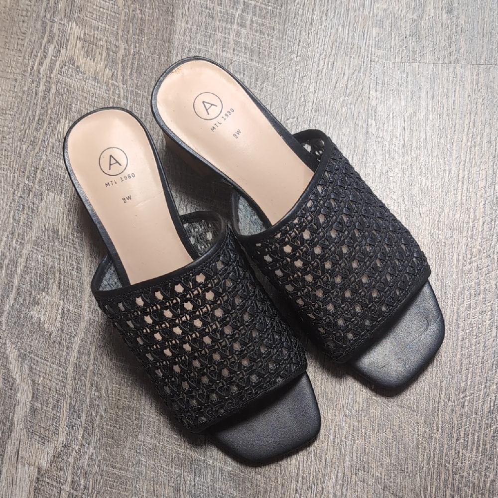 Addition Elle Slides Size 9 Wide